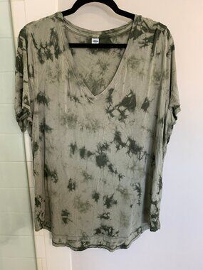 Old Navy Green short sleeve v-neck t-shirt - XL